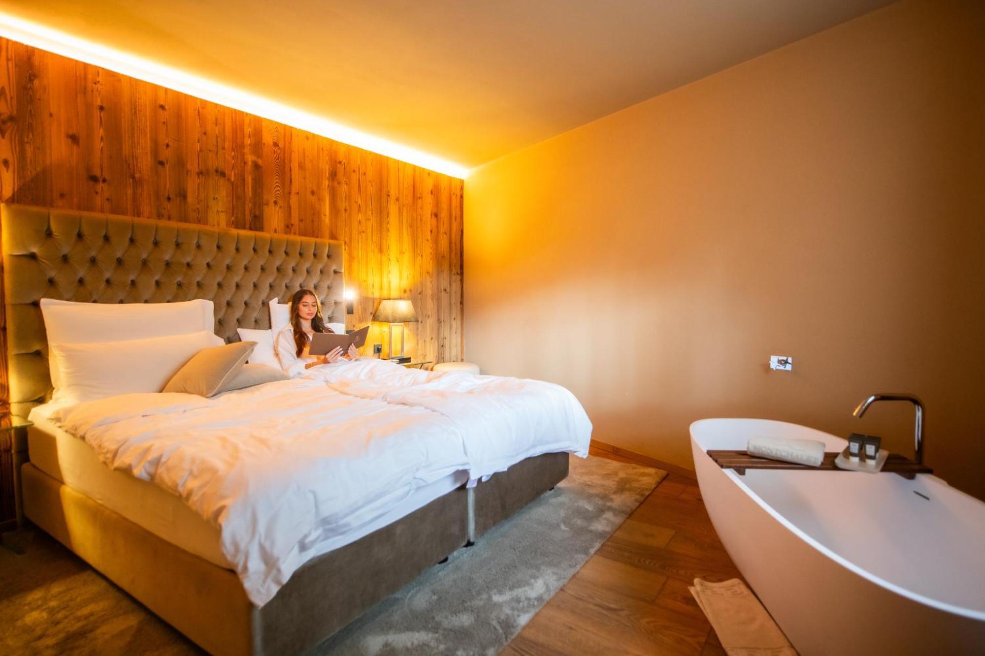 Hotel Montchalet Ortisei Exterior photo